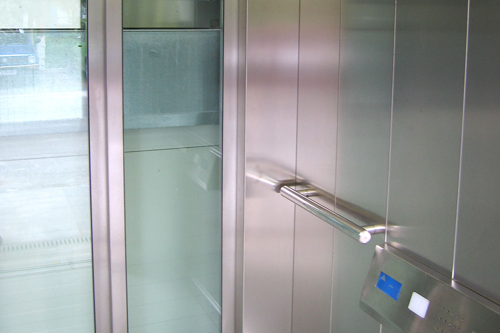 UVECO - Applications for air decontamination module inside the elevator car cabins