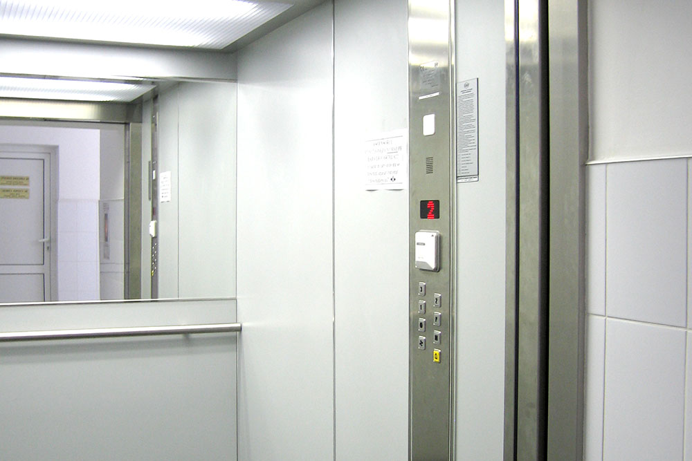 UVECO - Applications for air decontamination module inside the elevator car cabins